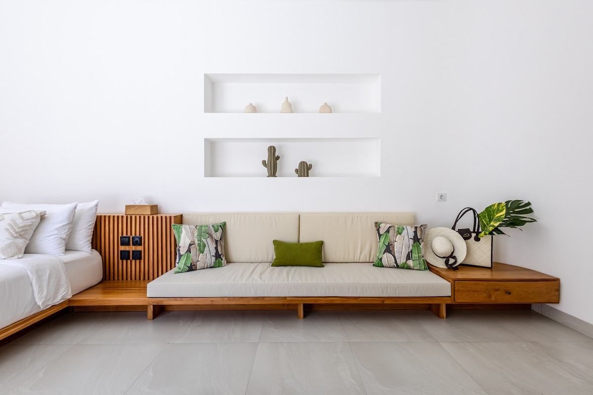 Harper: 4BR Family Villa w/ Kids Room in Canggu 13