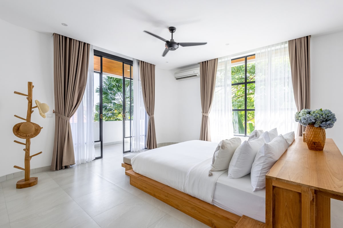 Harper: 4BR Family Villa w/ Kids Room in Canggu 14