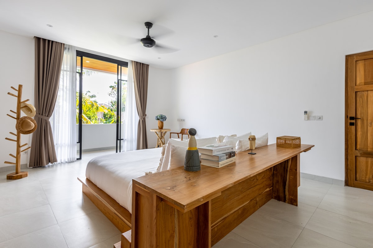 Harper: 4BR Family Villa w/ Kids Room in Canggu 22
