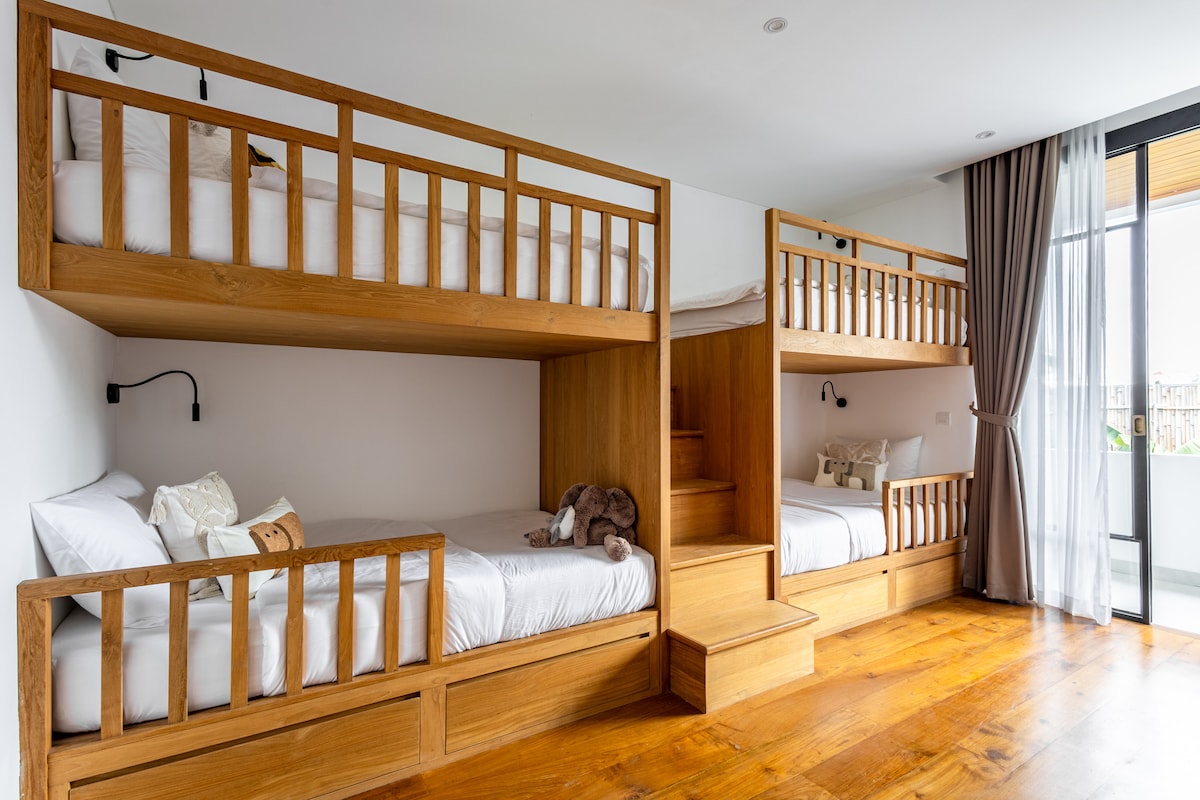 Harper: 4BR Family Villa w/ Kids Room in Canggu 24