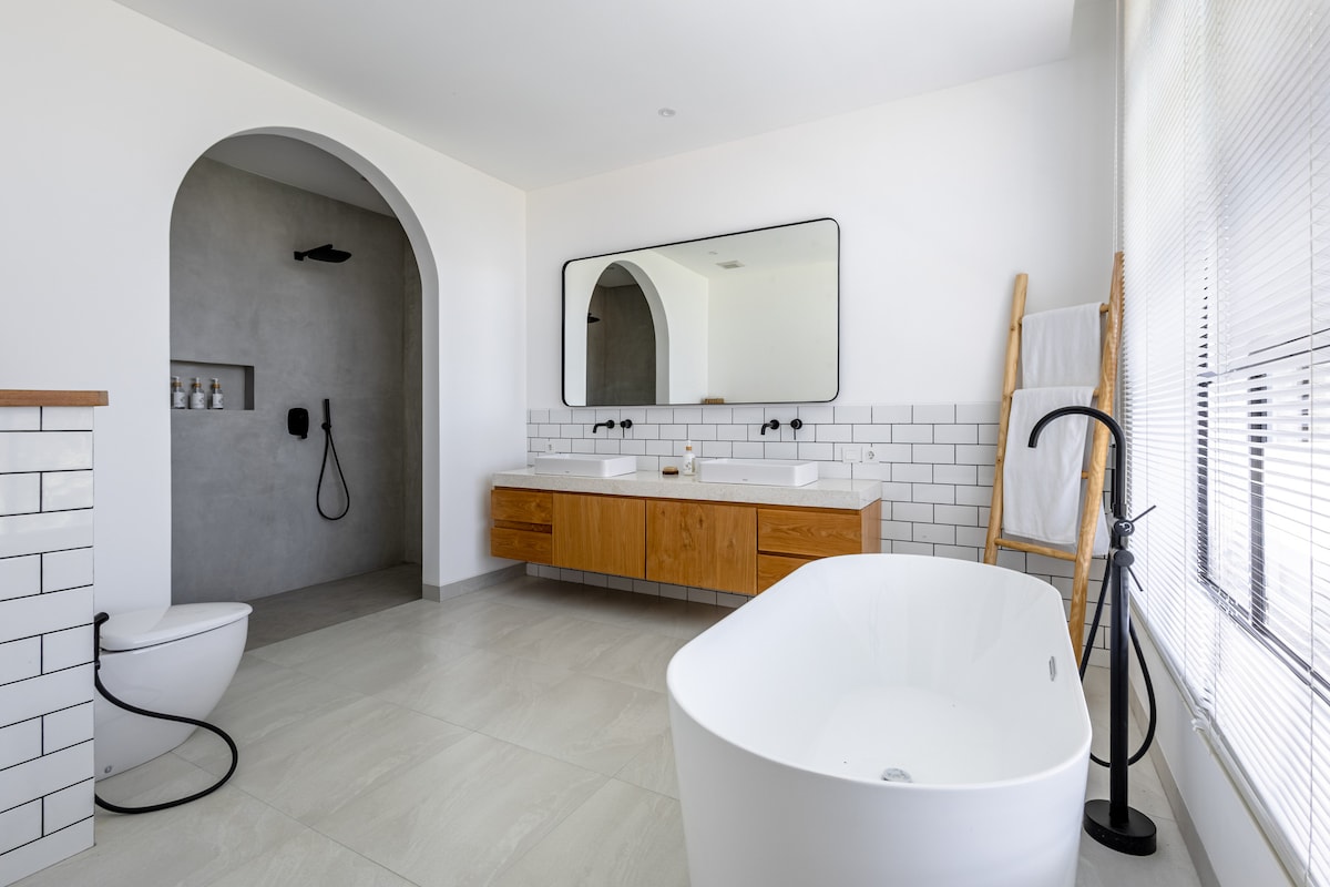 Harper: 4BR Family Villa w/ Kids Room in Canggu 28