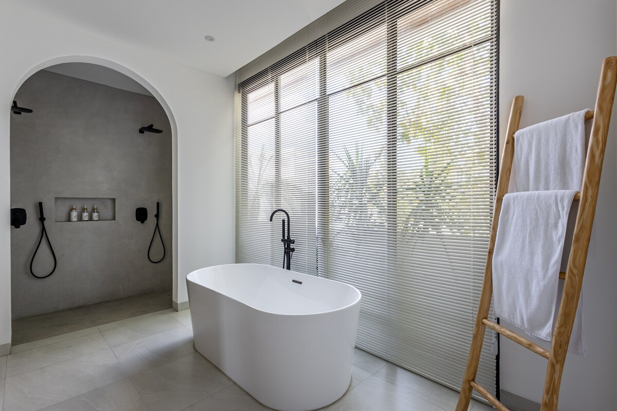 Harper: 4BR Family Villa w/ Kids Room in Canggu 29