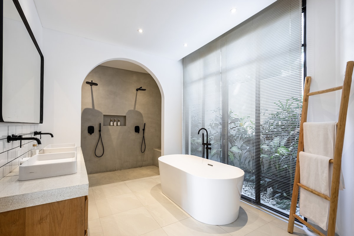 Harper: 4BR Family Villa w/ Kids Room in Canggu 32