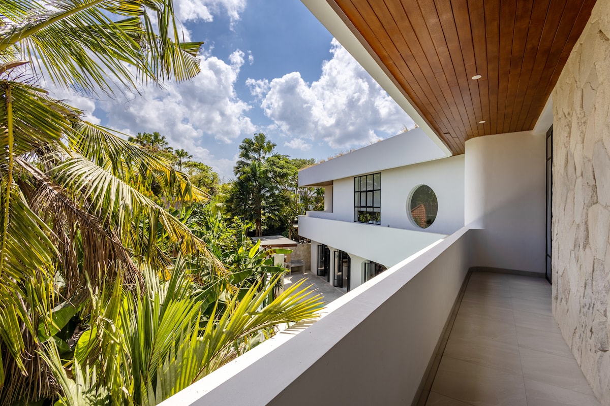Harper: 4BR Family Villa w/ Kids Room in Canggu 33