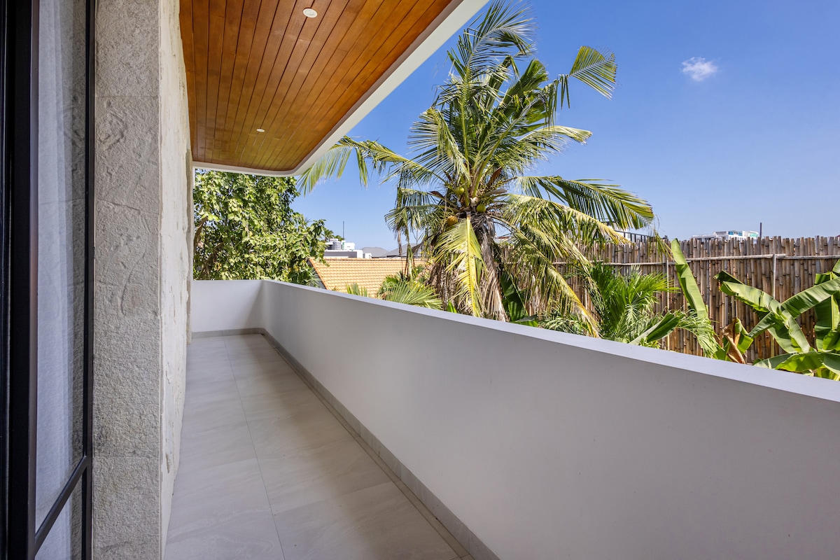Harper: 4BR Family Villa w/ Kids Room in Canggu 34