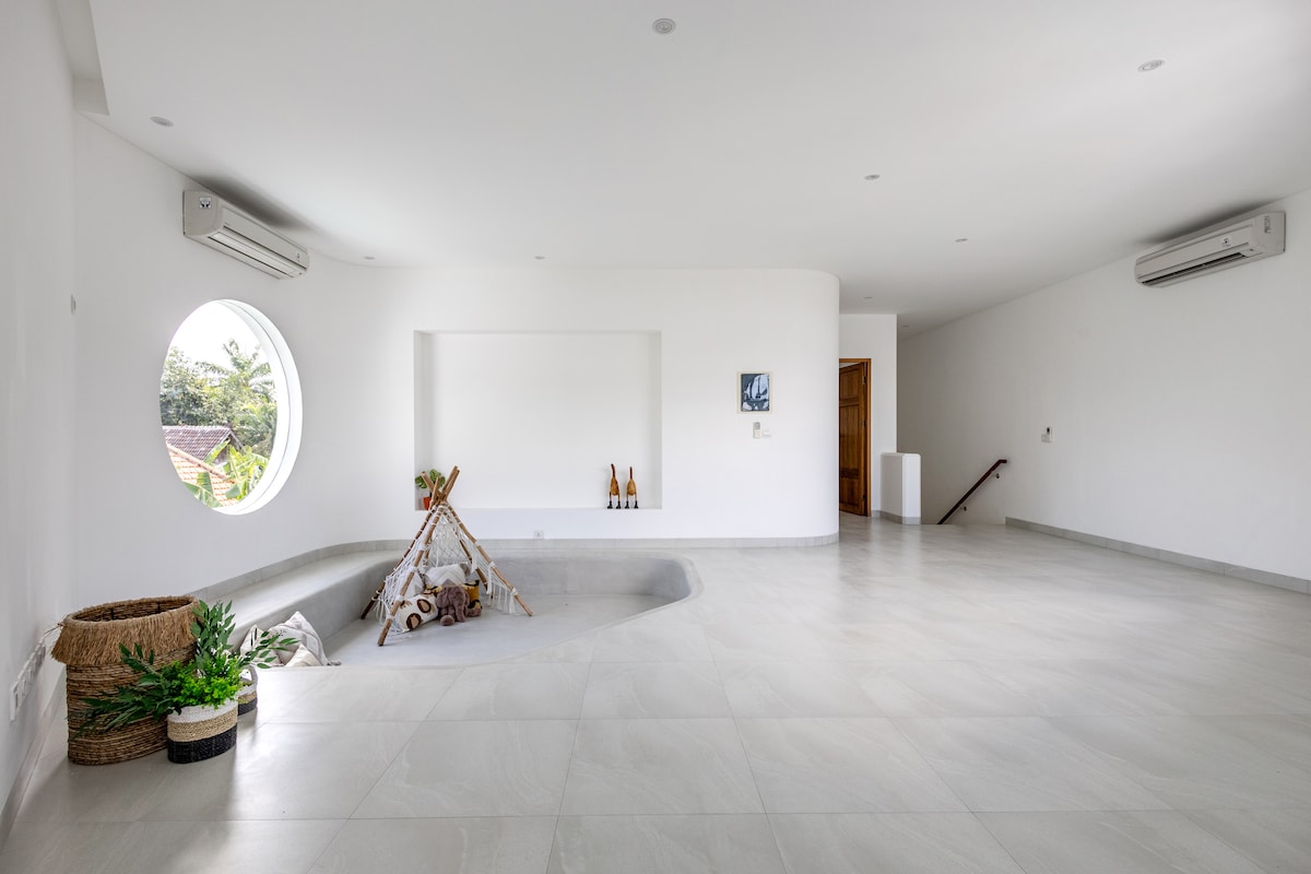 Harper: 4BR Family Villa w/ Kids Room in Canggu 45