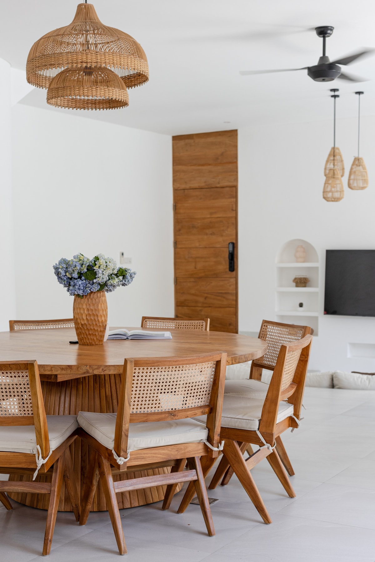 Harper: 4BR Family Villa w/ Kids Room in Canggu 9