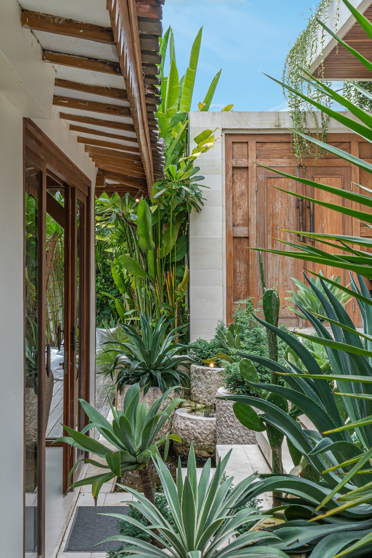 Villa Pande - 3BR with Lagoon Pool & Sauna Retreat 103