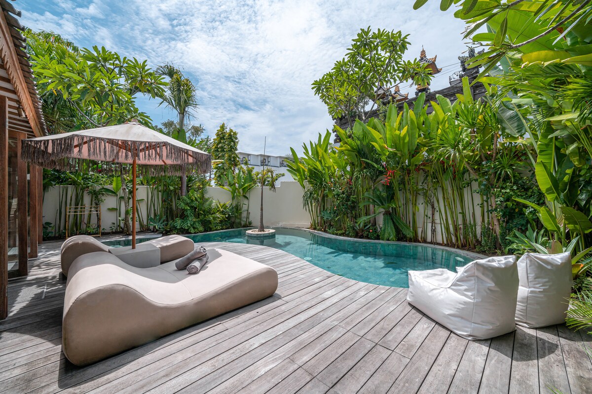 Villa Pande - 3BR with Lagoon Pool & Sauna Retreat 114