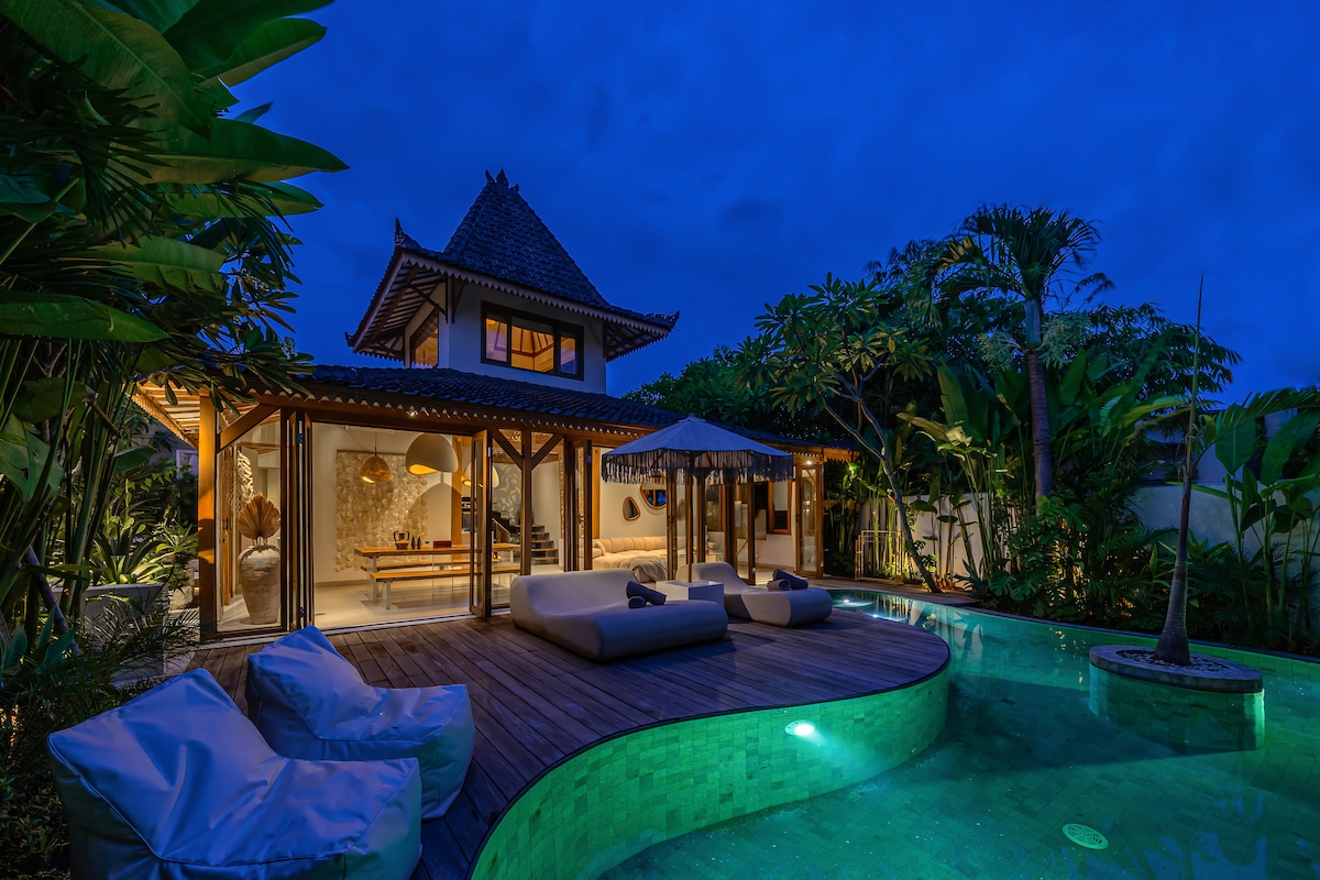 Villa Pande - 3BR with Lagoon Pool & Sauna Retreat 115