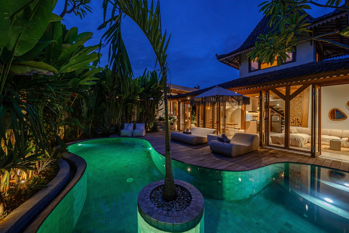 Villa Pande - 3BR with Lagoon Pool & Sauna Retreat 116