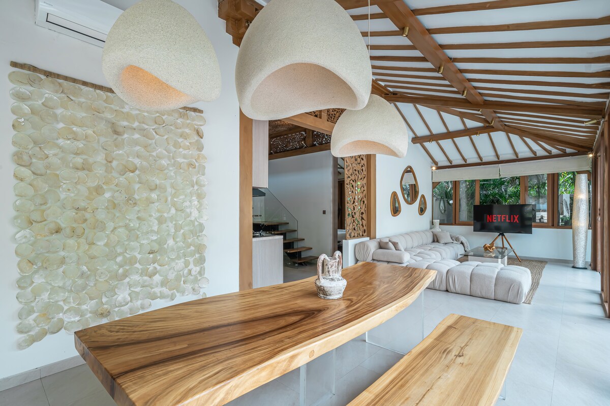 Villa Pande - 3BR with Lagoon Pool & Sauna Retreat 15