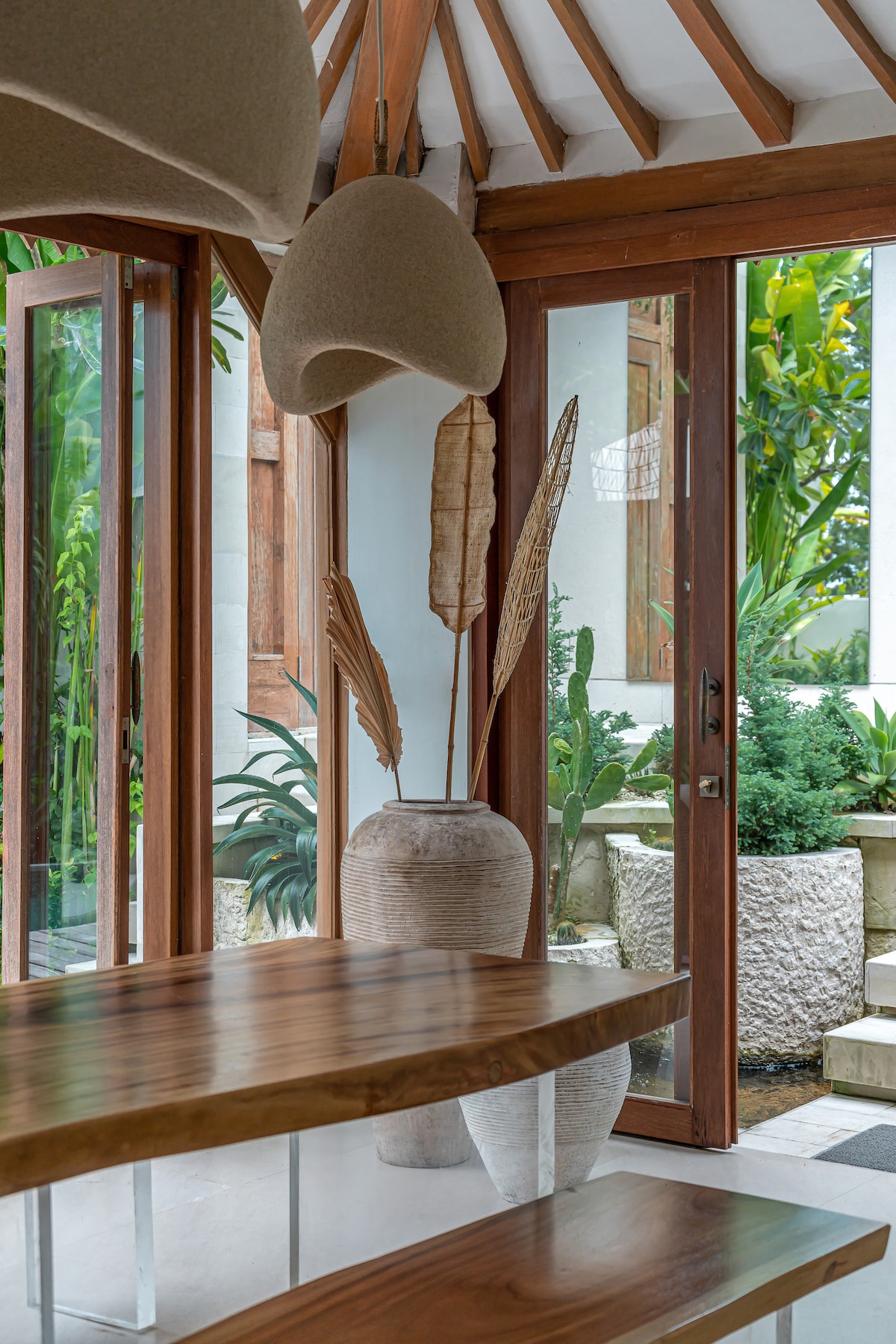 Villa Pande - 3BR with Lagoon Pool & Sauna Retreat 17
