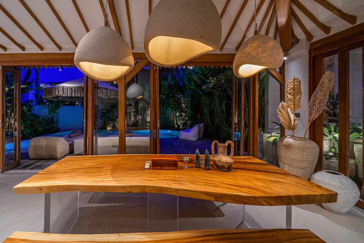 Villa Pande - 3BR with Lagoon Pool & Sauna Retreat 21
