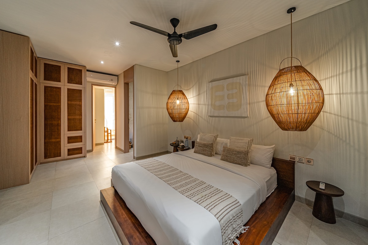 Villa Pande - 3BR with Lagoon Pool & Sauna Retreat 26