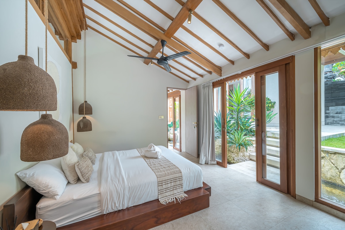 Villa Pande - 3BR with Lagoon Pool & Sauna Retreat 31