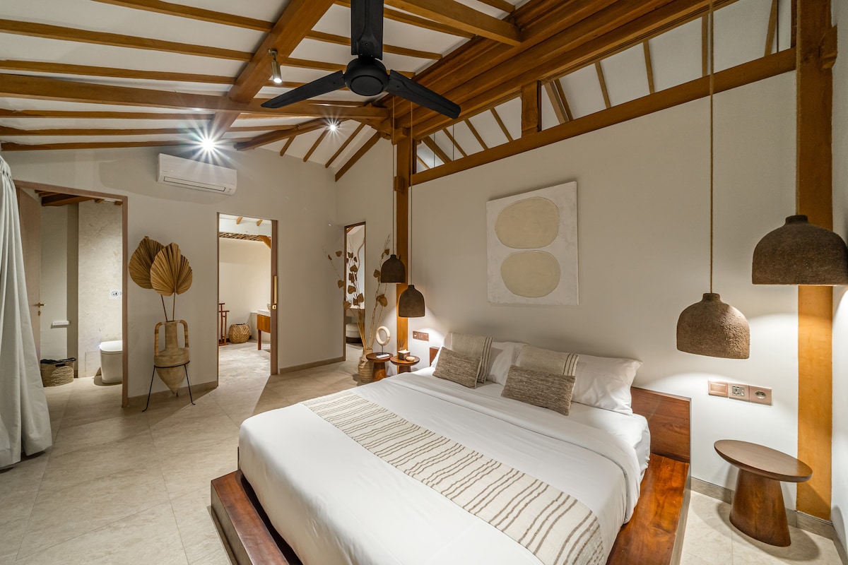 Villa Pande - 3BR with Lagoon Pool & Sauna Retreat 35