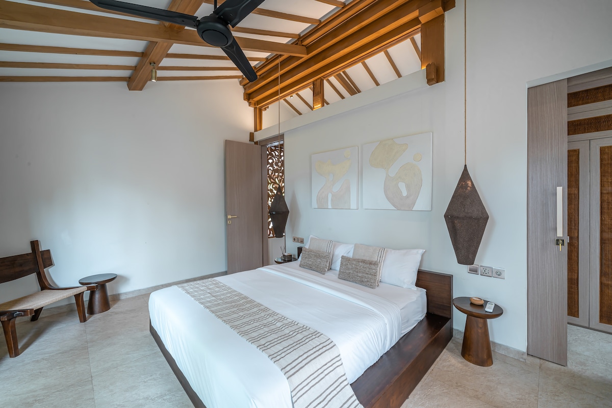 Villa Pande - 3BR with Lagoon Pool & Sauna Retreat 38