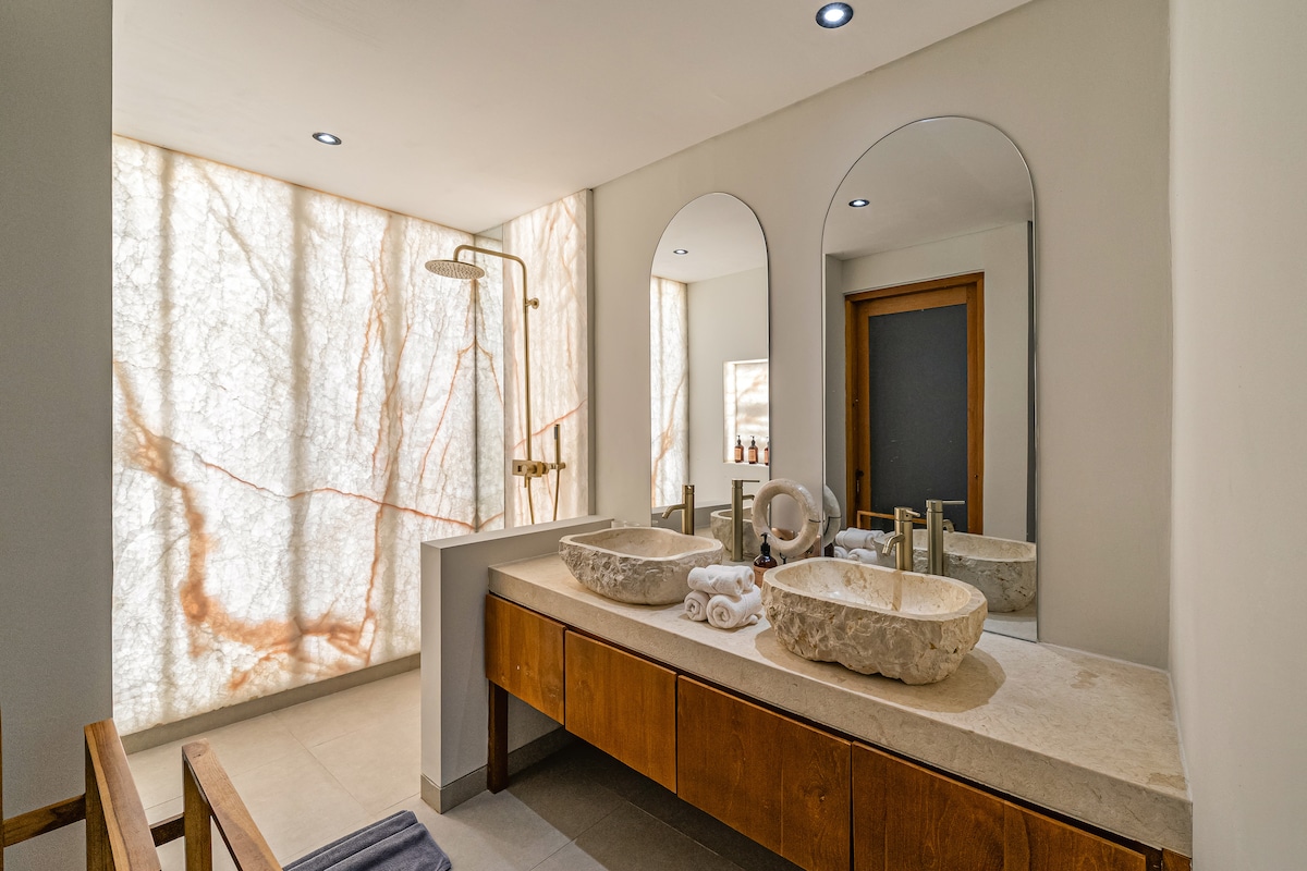 Villa Pande - 3BR with Lagoon Pool & Sauna Retreat 51