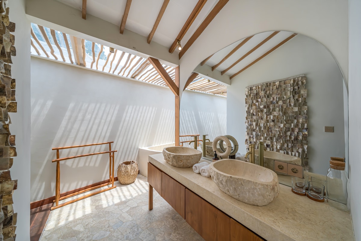 Villa Pande - 3BR with Lagoon Pool & Sauna Retreat 52
