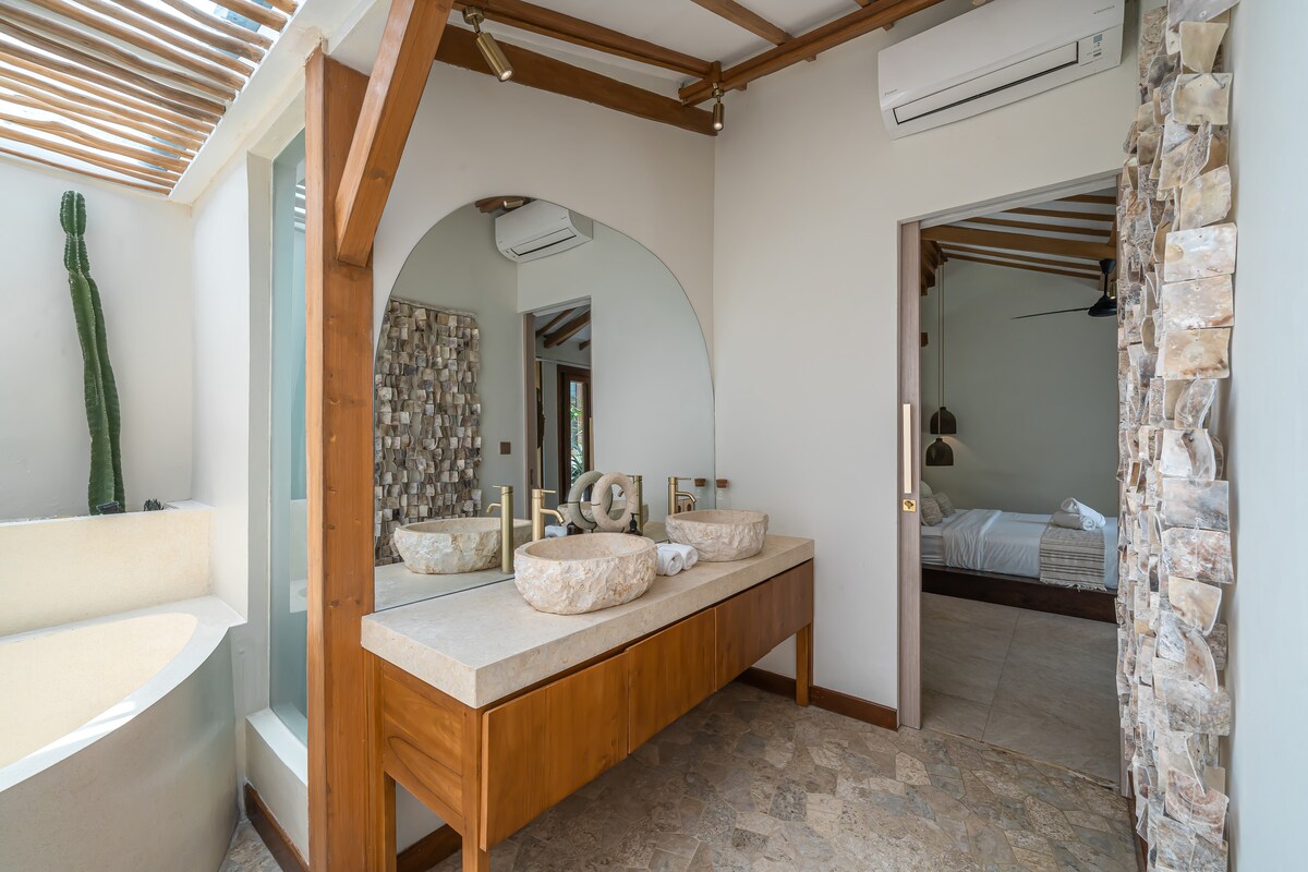 Villa Pande - 3BR with Lagoon Pool & Sauna Retreat 57
