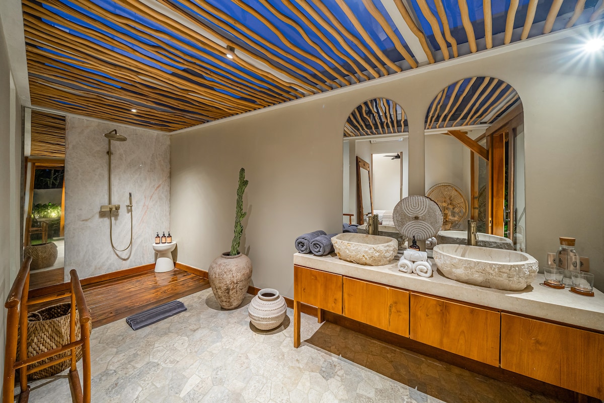 Villa Pande - 3BR with Lagoon Pool & Sauna Retreat 67