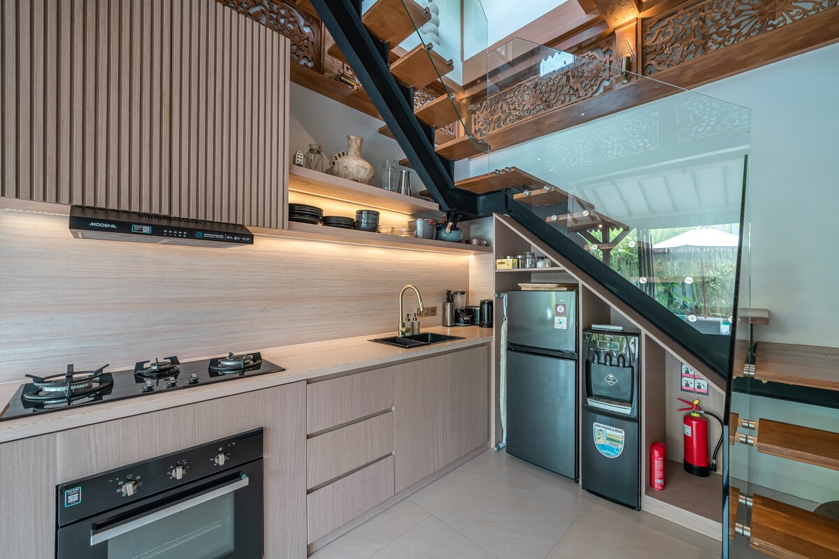 Villa Pande - 3BR with Lagoon Pool & Sauna Retreat 8