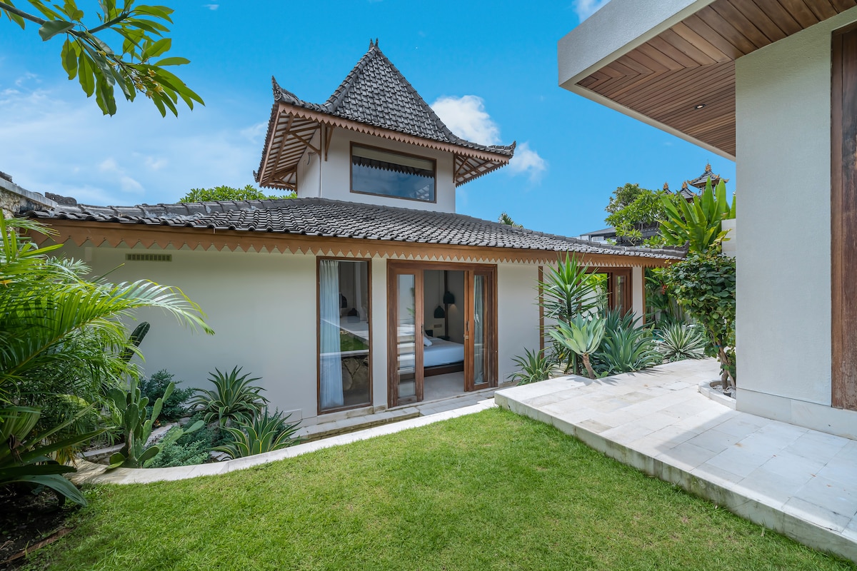 Villa Pande - 3BR with Lagoon Pool & Sauna Retreat 92