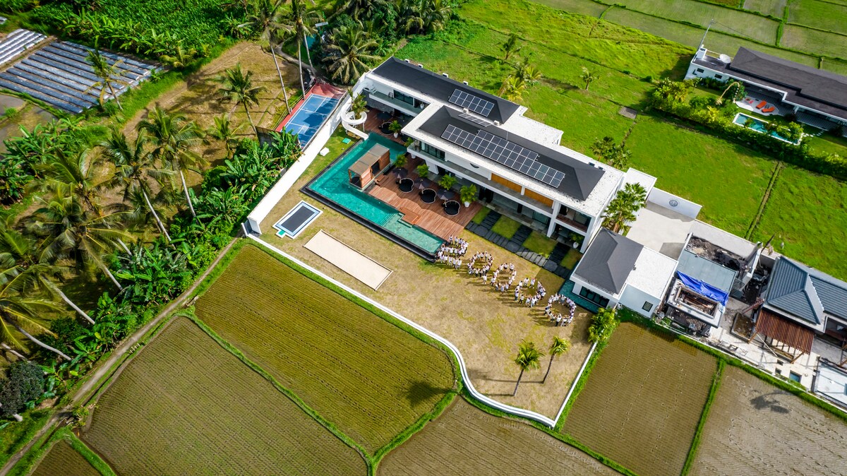 Veni Vidi Vici with Sports Facilities & Spectacular View 105