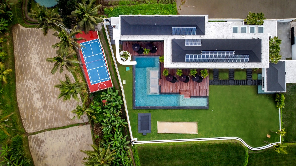 Veni Vidi Vici with Sports Facilities & Spectacular View 109