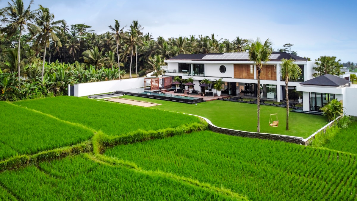 Veni Vidi Vici with Sports Facilities & Spectacular View 17