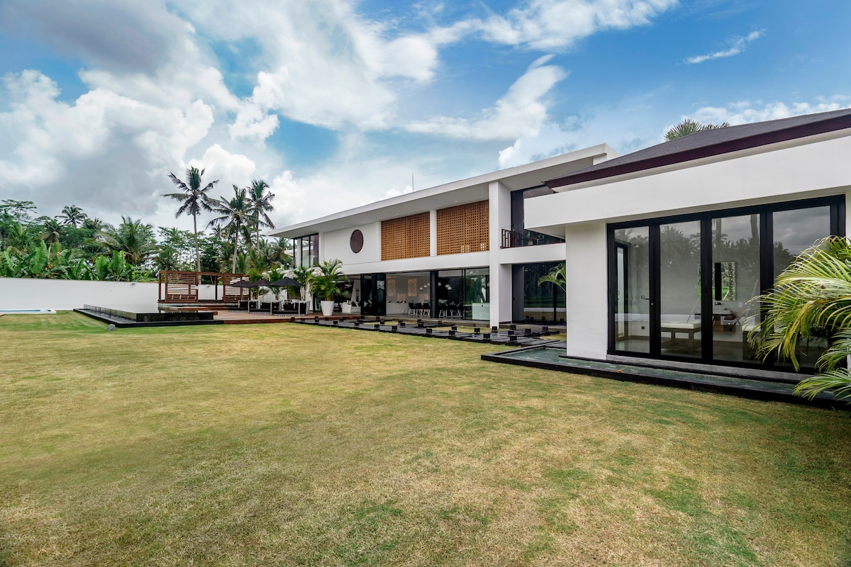 Veni Vidi Vici with Sports Facilities & Spectacular View 19