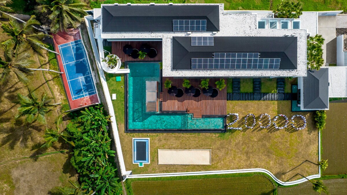 Veni Vidi Vici with Sports Facilities & Spectacular View 22