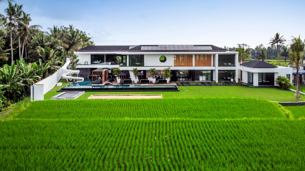 Veni Vidi Vici with Sports Facilities & Spectacular View 23