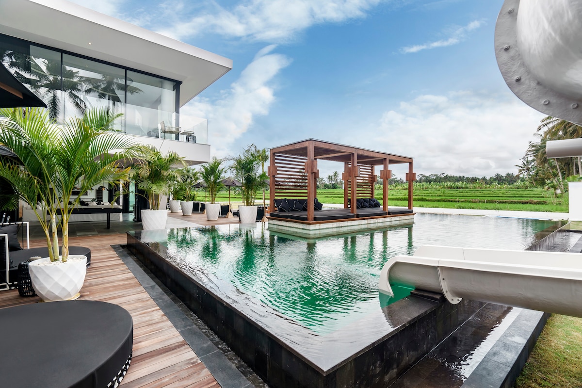 Veni Vidi Vici with Sports Facilities & Spectacular View 3