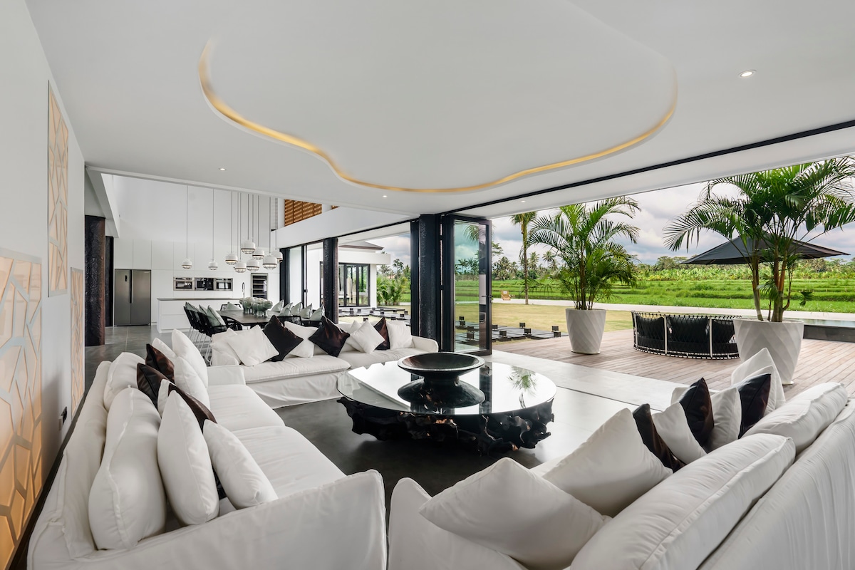 Veni Vidi Vici with Sports Facilities & Spectacular View 31
