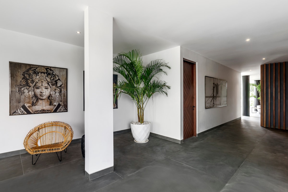 Veni Vidi Vici with Sports Facilities & Spectacular View 36