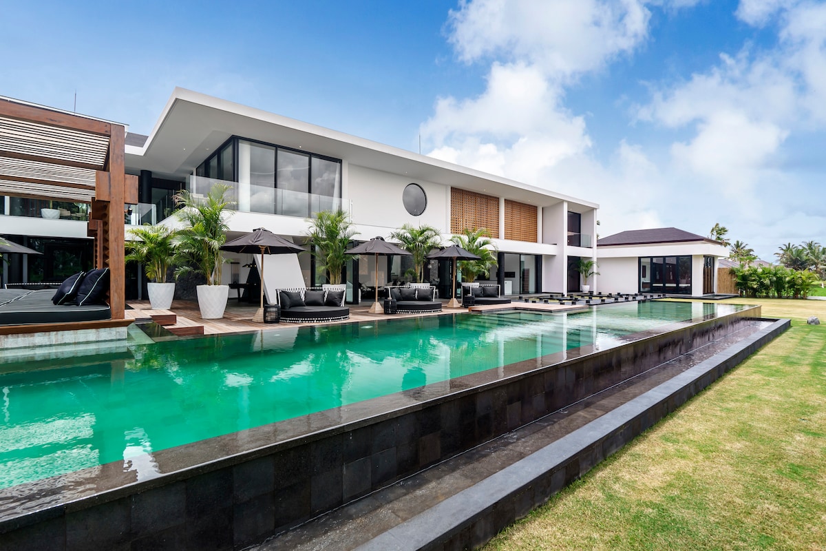 Veni Vidi Vici with Sports Facilities & Spectacular View 4