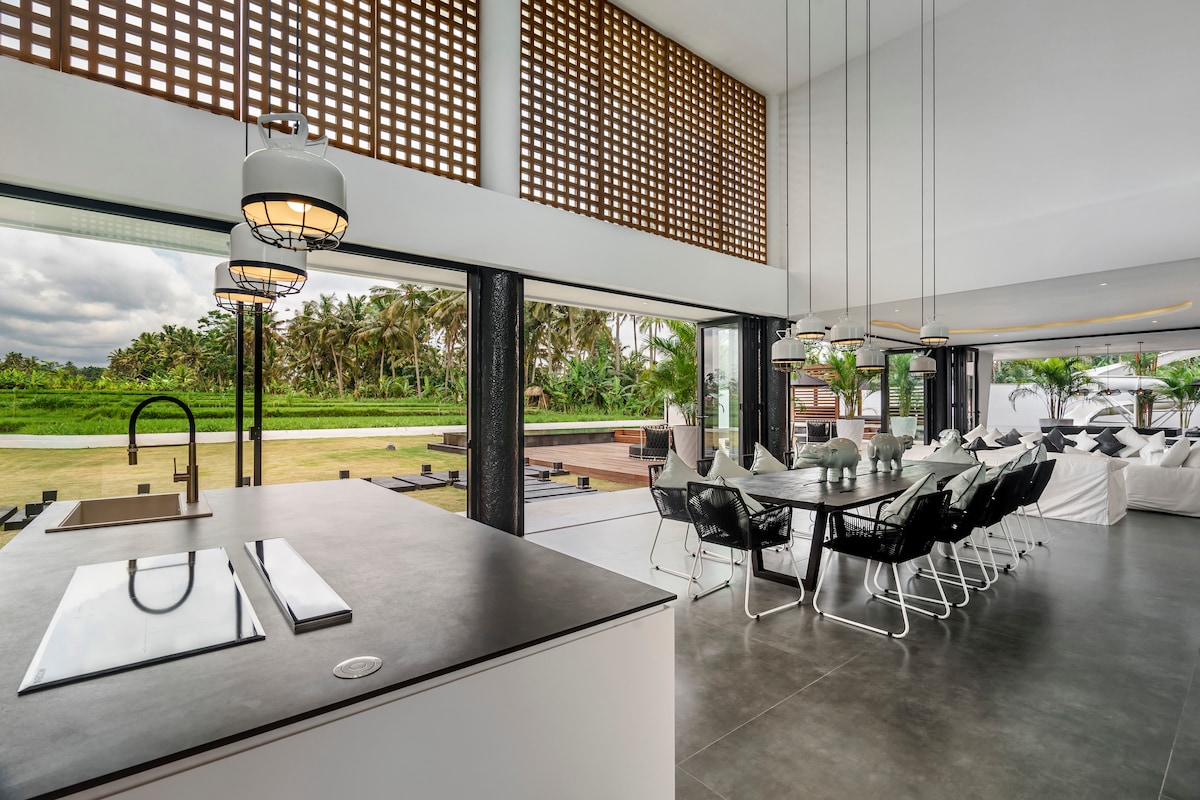 Veni Vidi Vici with Sports Facilities & Spectacular View 40