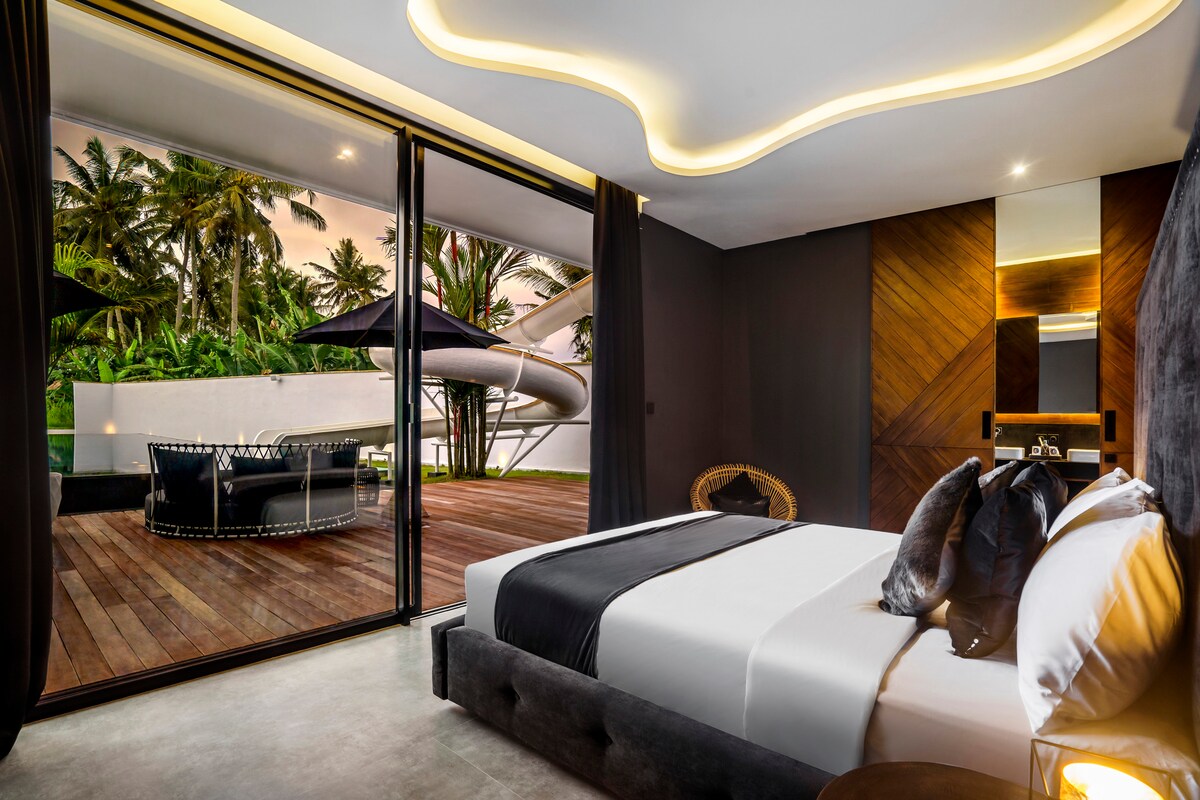 Veni Vidi Vici with Sports Facilities & Spectacular View 62
