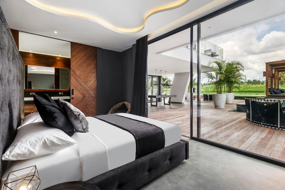 Veni Vidi Vici with Sports Facilities & Spectacular View 65