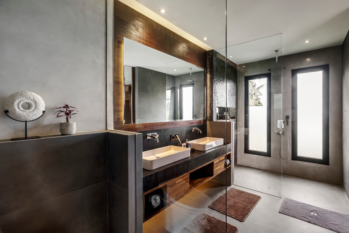 Veni Vidi Vici with Sports Facilities & Spectacular View 71