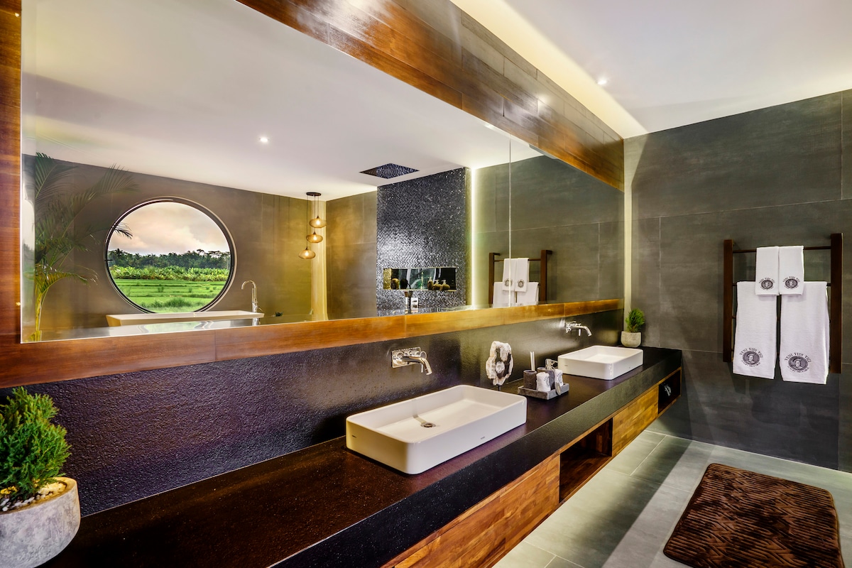 Veni Vidi Vici with Sports Facilities & Spectacular View 72
