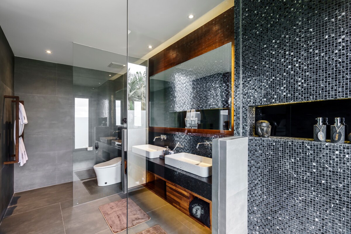 Veni Vidi Vici with Sports Facilities & Spectacular View 74