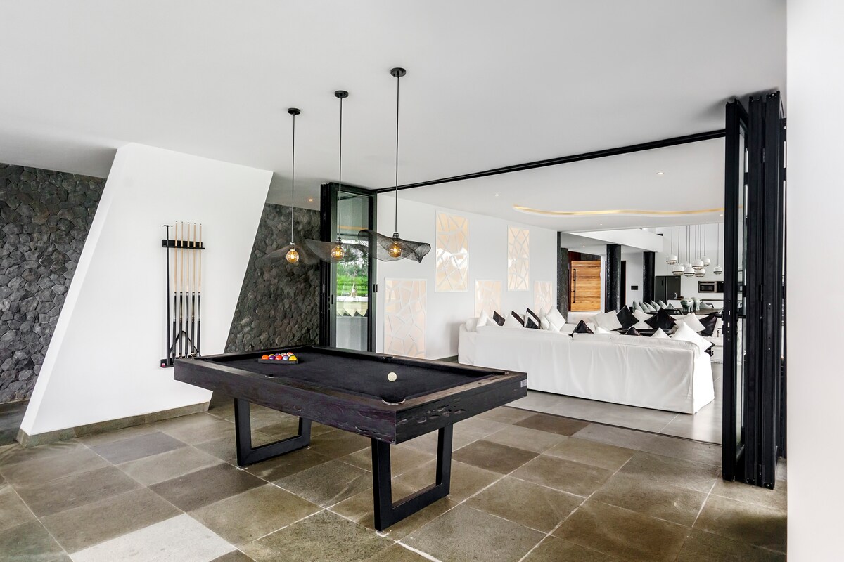 Veni Vidi Vici with Sports Facilities & Spectacular View 77