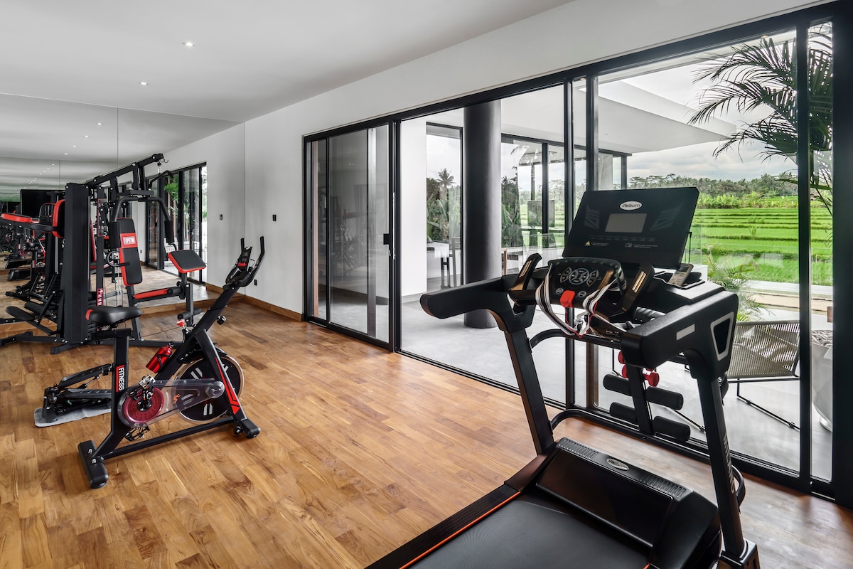 Veni Vidi Vici with Sports Facilities & Spectacular View 88
