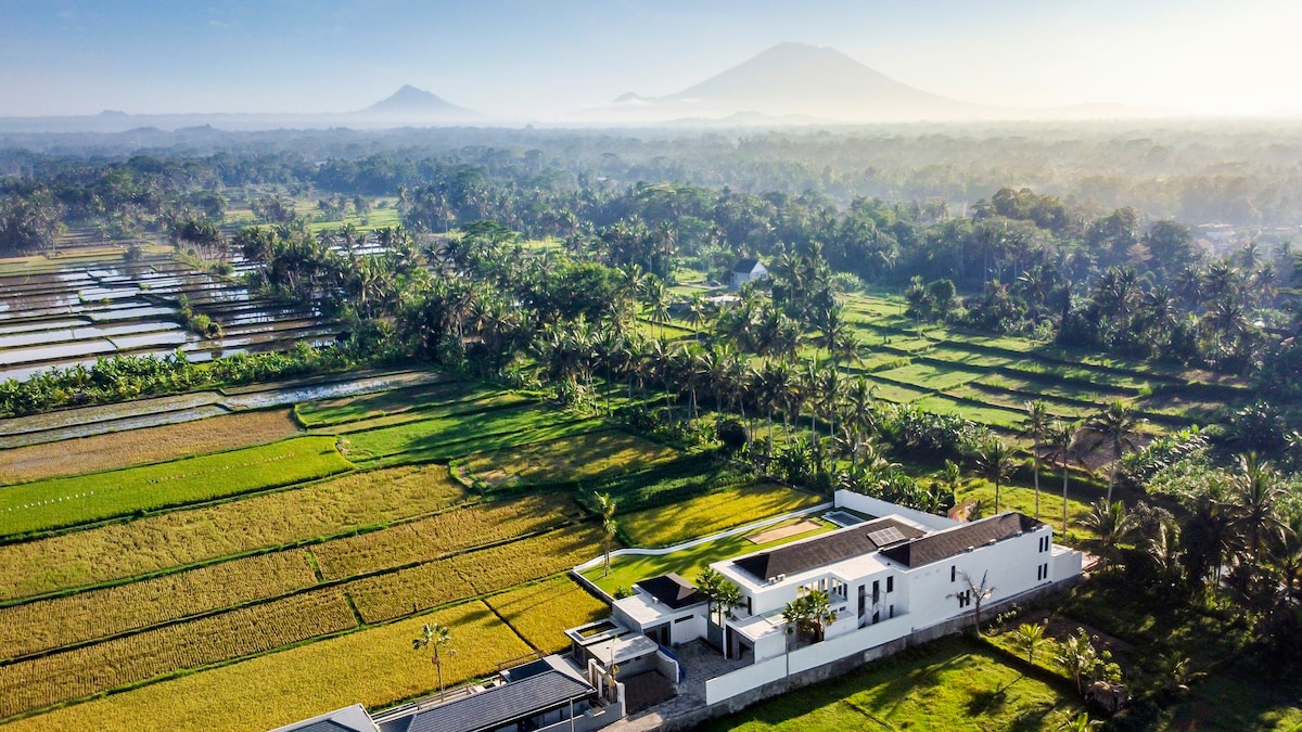 Veni Vidi Vici with Sports Facilities & Spectacular View 91