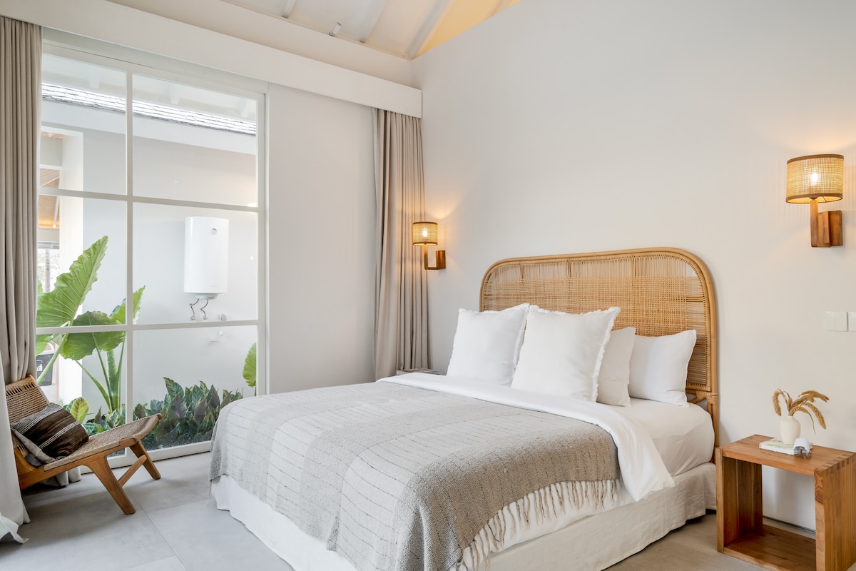 Taurus 5BR Private Luxury Villa Canggu 5 min Beach 35
