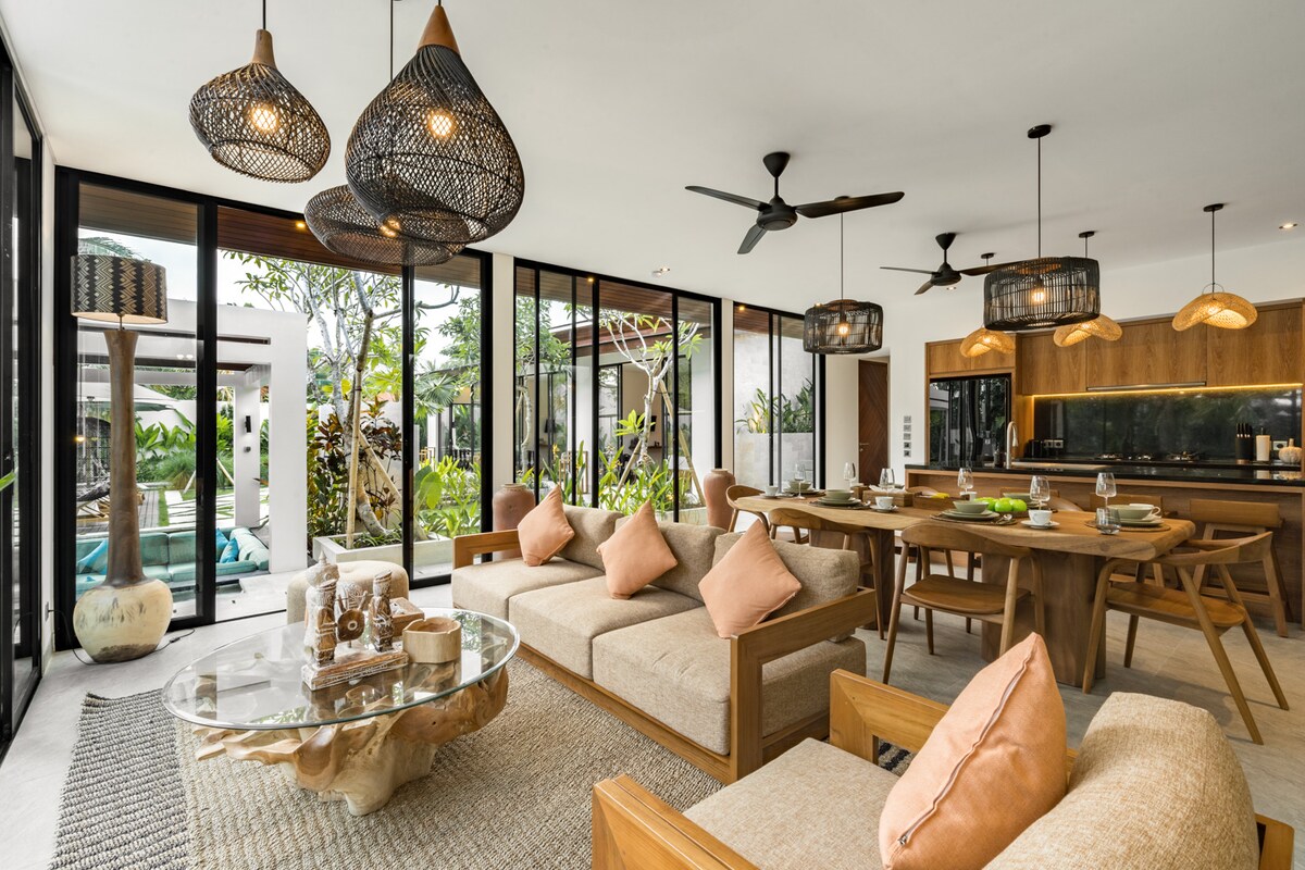 Villa Ricarda: 3BR Jungle View, Yoga Space in Ubud 10