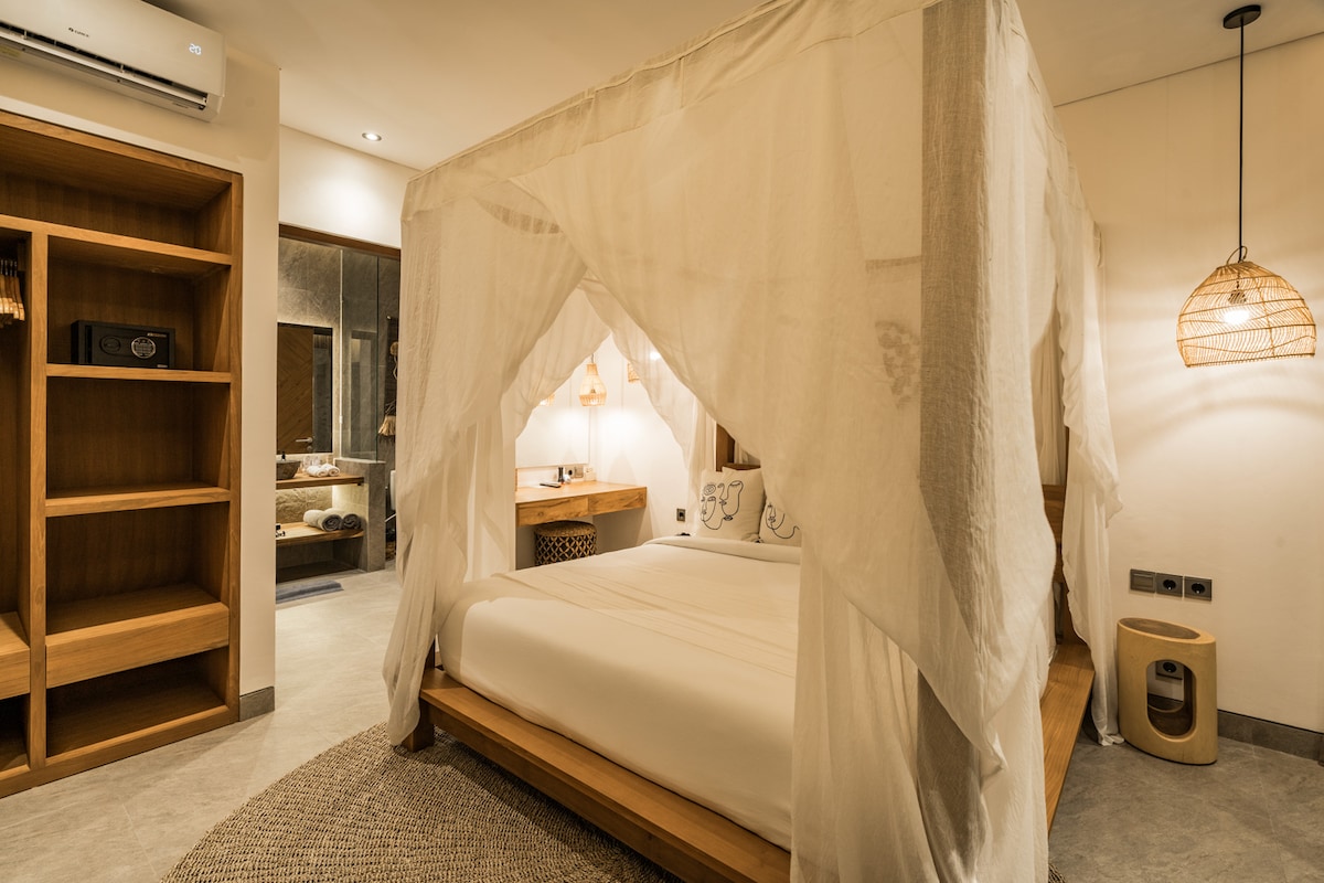 Villa Ricarda: 3BR Jungle View, Yoga Space in Ubud 18